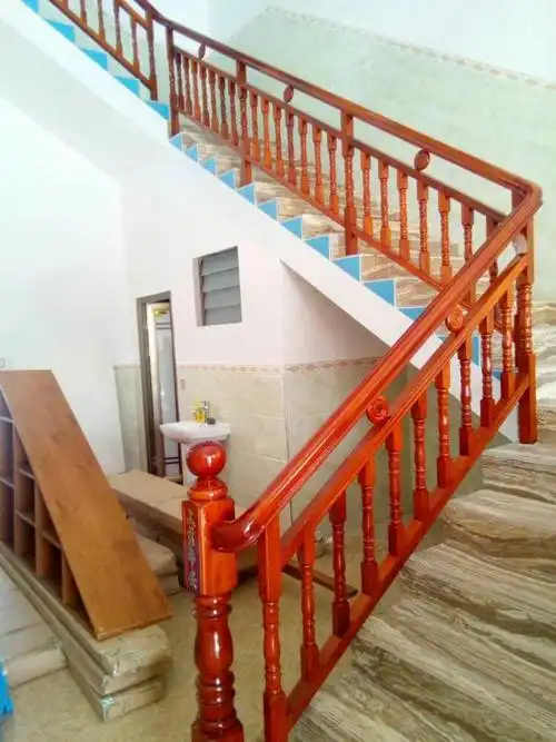 劳香基荔枝木楼梯扶手 合浦常乐陂山桥头