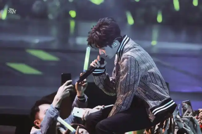 王源客厅狂欢巡演