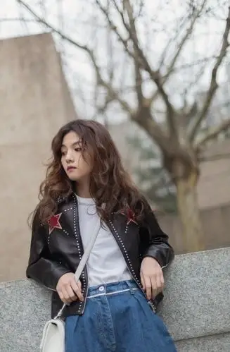 3月26日 0:26   关注  春夏 演员春夏 春夏壁纸 国内女星 评论 收藏