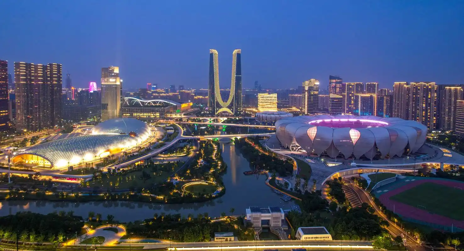 杭州亚运会倒计时100天 奥体中心夜景璀璨