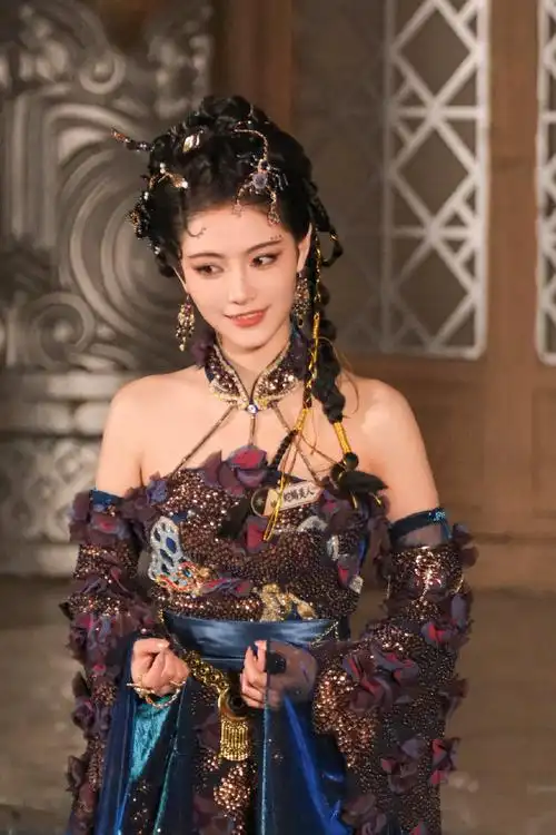 许佳琪 蛇蝎美人上线##许佳琪萌探4飞行嘉宾