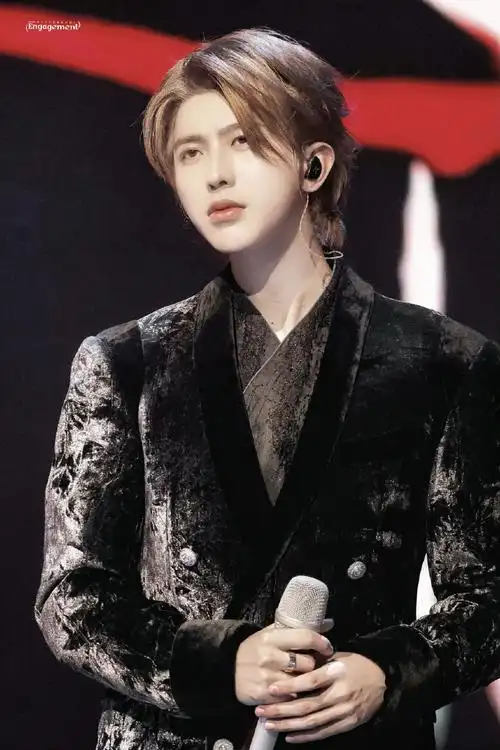 蔡徐坤默片国风舞台