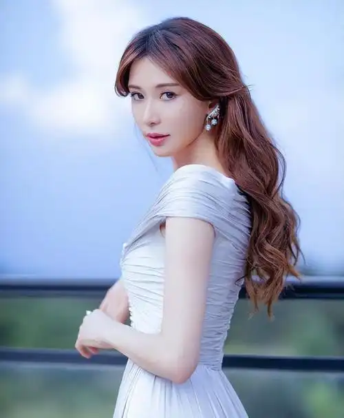 有种整容叫林志玲结婚丈夫黑泽变化不大她却像换了个人