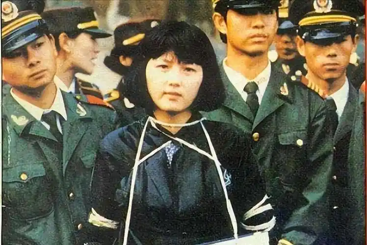 枪毙女死刑犯图片(各国女死刑犯枪决前24小时,是如何度过的?