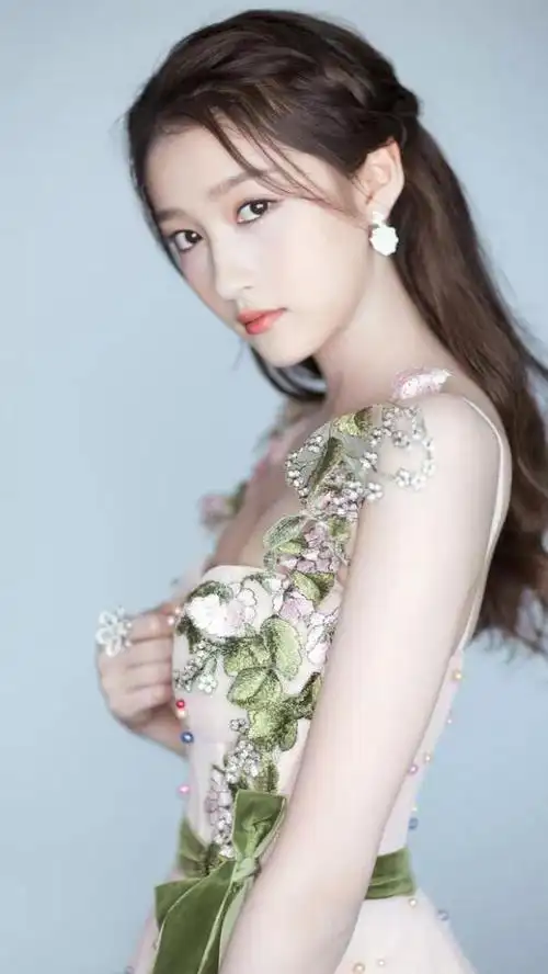 关晓彤活泼可爱图片,关晓彤图片可爱呆萌清晰