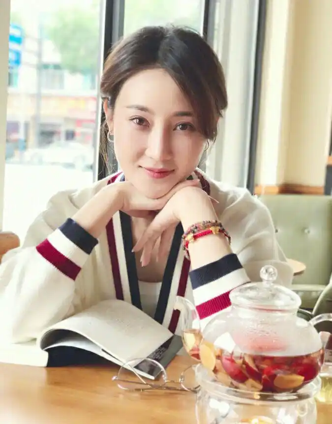 肤如凝脂的林鹏和冰雪聪明的杨丽晓