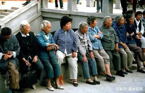 老照片:90年代的江苏无锡,三凤桥肉庄的酱排骨脍炙人口