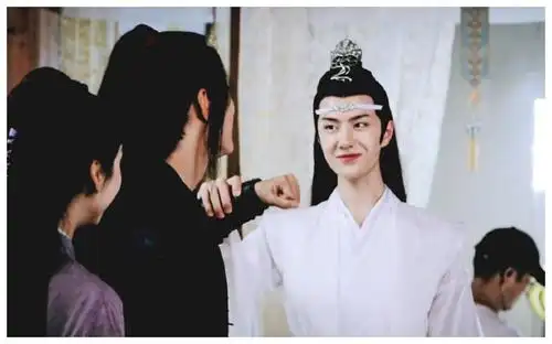 王一博错过肖战共情,公主抱姿势奇怪另有原因,时隔一年终于解密