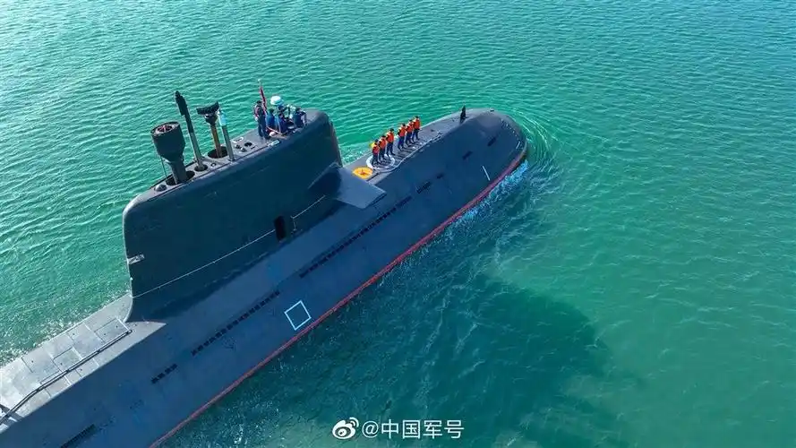 图片说明:039b型号潜艇@中国军号