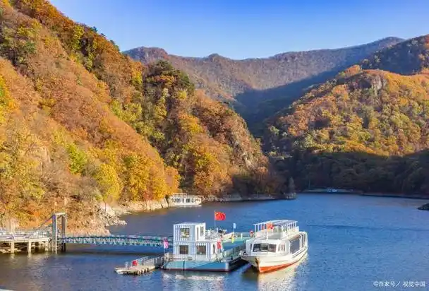 以下是关山湖风景区的游玩攻略:- 开放时间:- 4月1日-7月9日:08:00-17