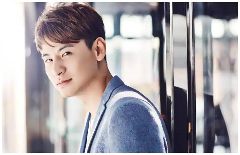 他们因火锅结缘,一个开店,一个爱吃,造就娱乐圈中最有缘的夫妻|吕一