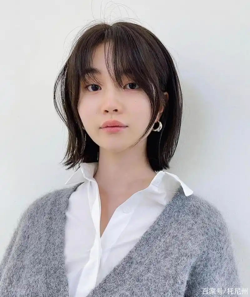 最新圆脸女生减龄瘦脸发型