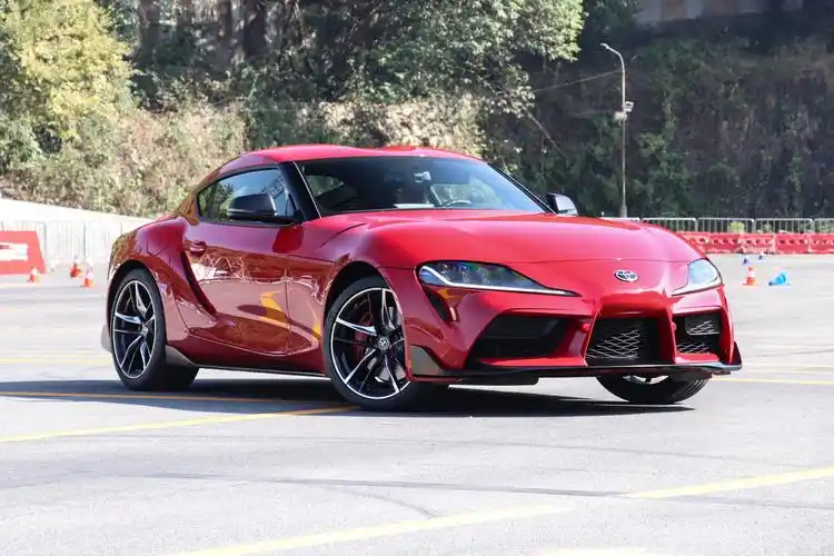 家族车型中比较小众,在国内知名度甚至还不如普通家用车,比如卡罗拉