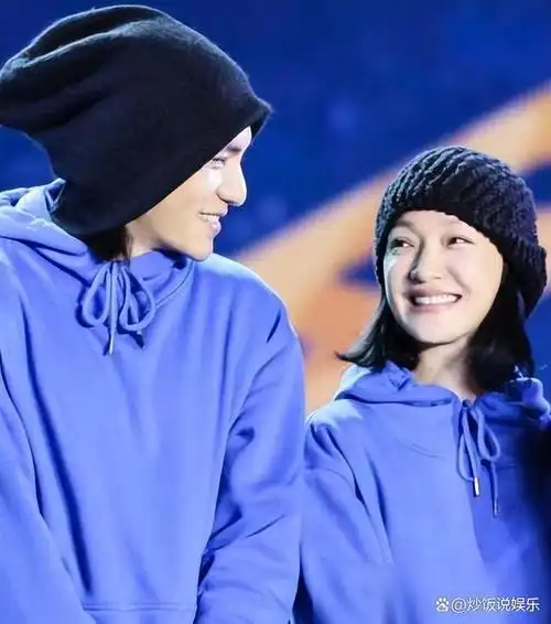 陈坤突然官宣周迅被送上热搜已经过了25年是时候公开关系