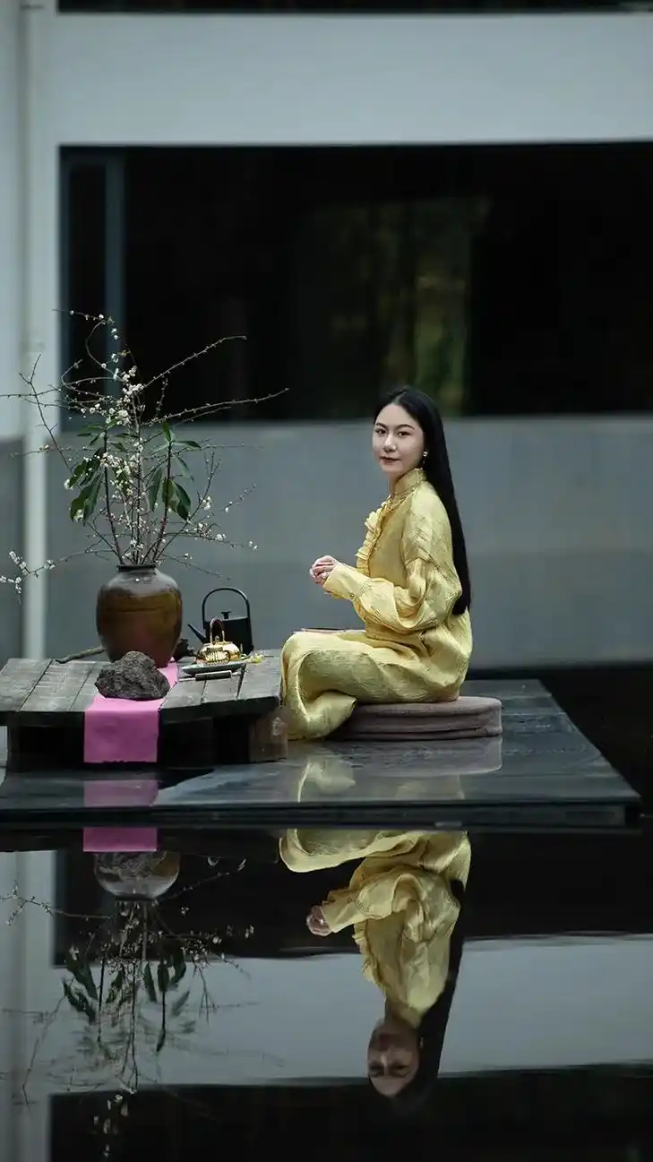 禅意生活 #摄影 #图文来了 品茶亦是修禅,无论在暄嚣红尘 - 抖音