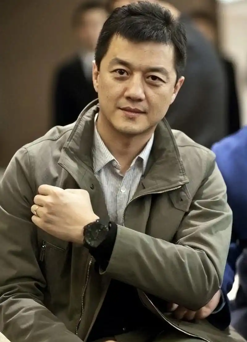 【李亚鹏回应被强制执行四千万】4月28日,李亚鹏回应与哥哥被强制执行