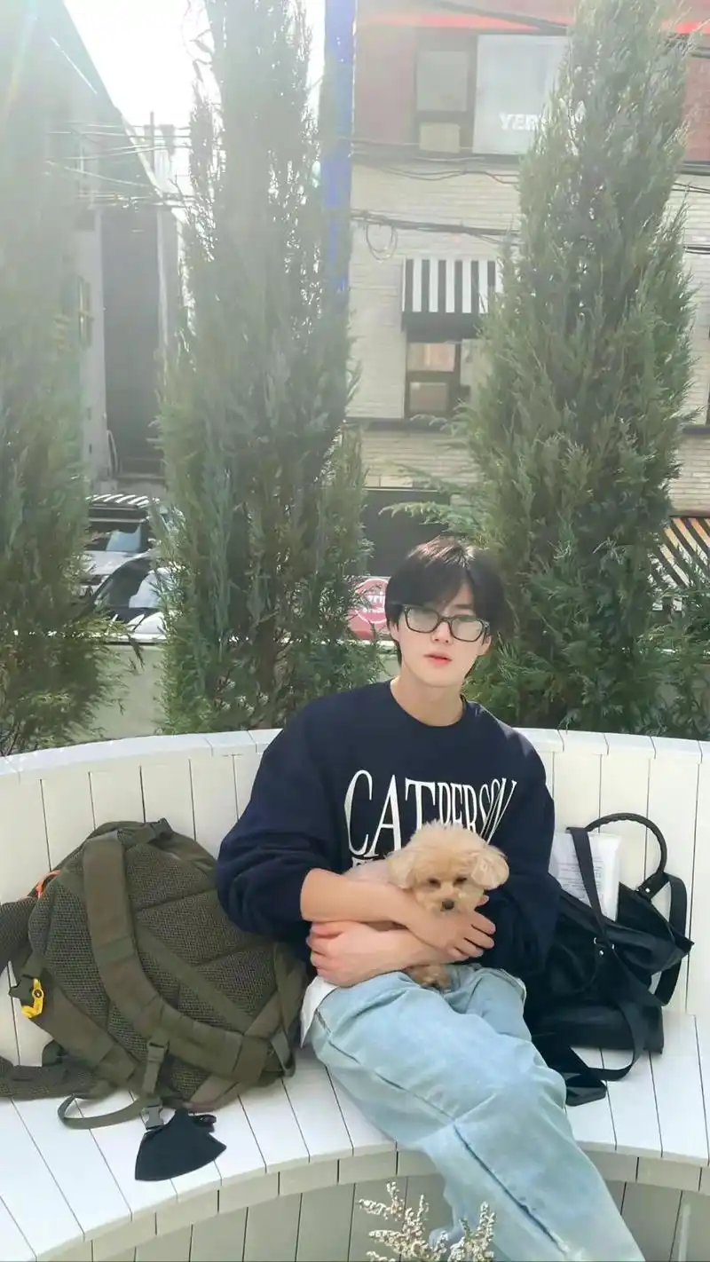 男友照之——金俊勉92(真的,太多了00)#金俊勉 #suh - 抖音