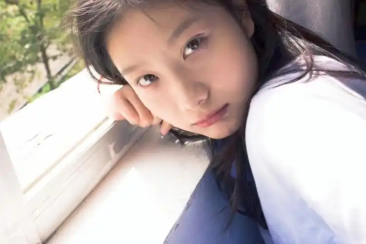 纯情女高中生啦