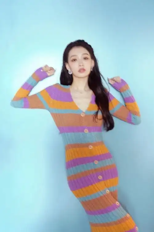 孙怡深秋美拉德风##孙怡四色针织连衣裙