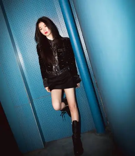 单依纯参加张艺谋《一秒钟》首映,深情演唱《给电影人的情书》_腾讯