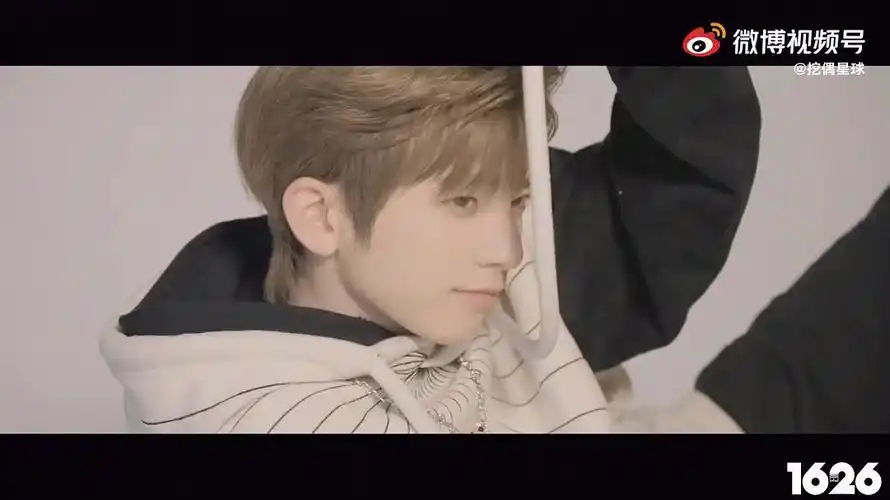 1126刘冠佑1626杂志先导大片来啦