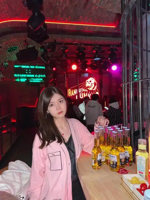 西安酒吧超火的猩猩地堡