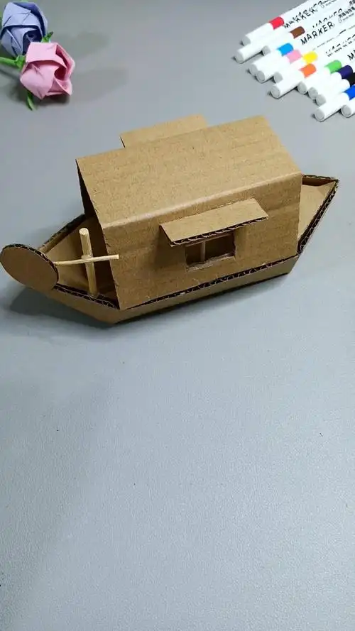 快递纸箱不要丢,来和孩子做一艘乌篷船吧,还记得怎么做吗?快来试试吧!