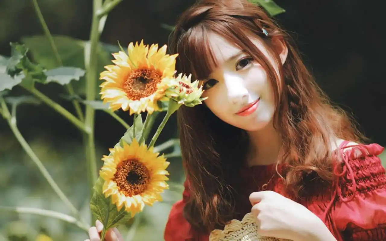 日系美女户外写真图片桌面壁纸