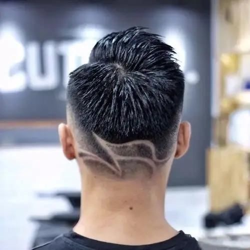 后脑勺平的男生建议染个色好帅