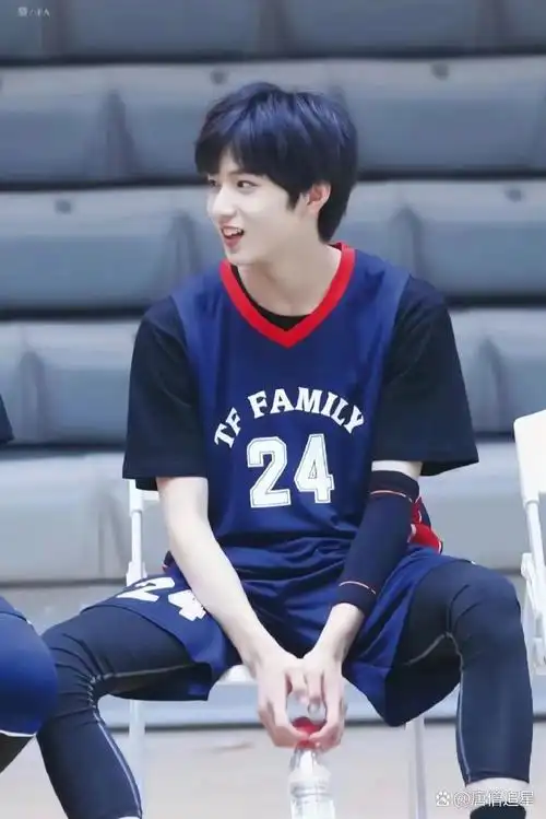 刘耀文壁纸大放送!满月晚期粉丝们的福利来啦!