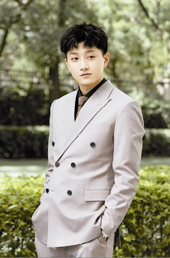 正在湖南卫视热播的电视剧《小敏家》中,演员范世琦(上图)饰演的徐正