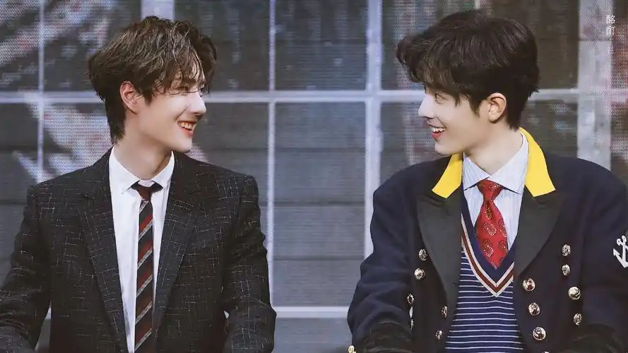 48m上传时间:2021-06-02壁纸标签:肖战王一博壁纸封面图博君一肖壁纸