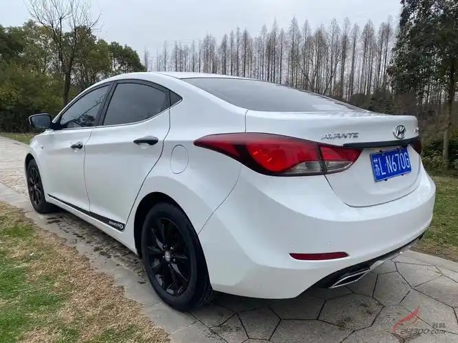 最新到店2017年启用现代朗动自动挡高配16l黄金排量省油省心家用首选