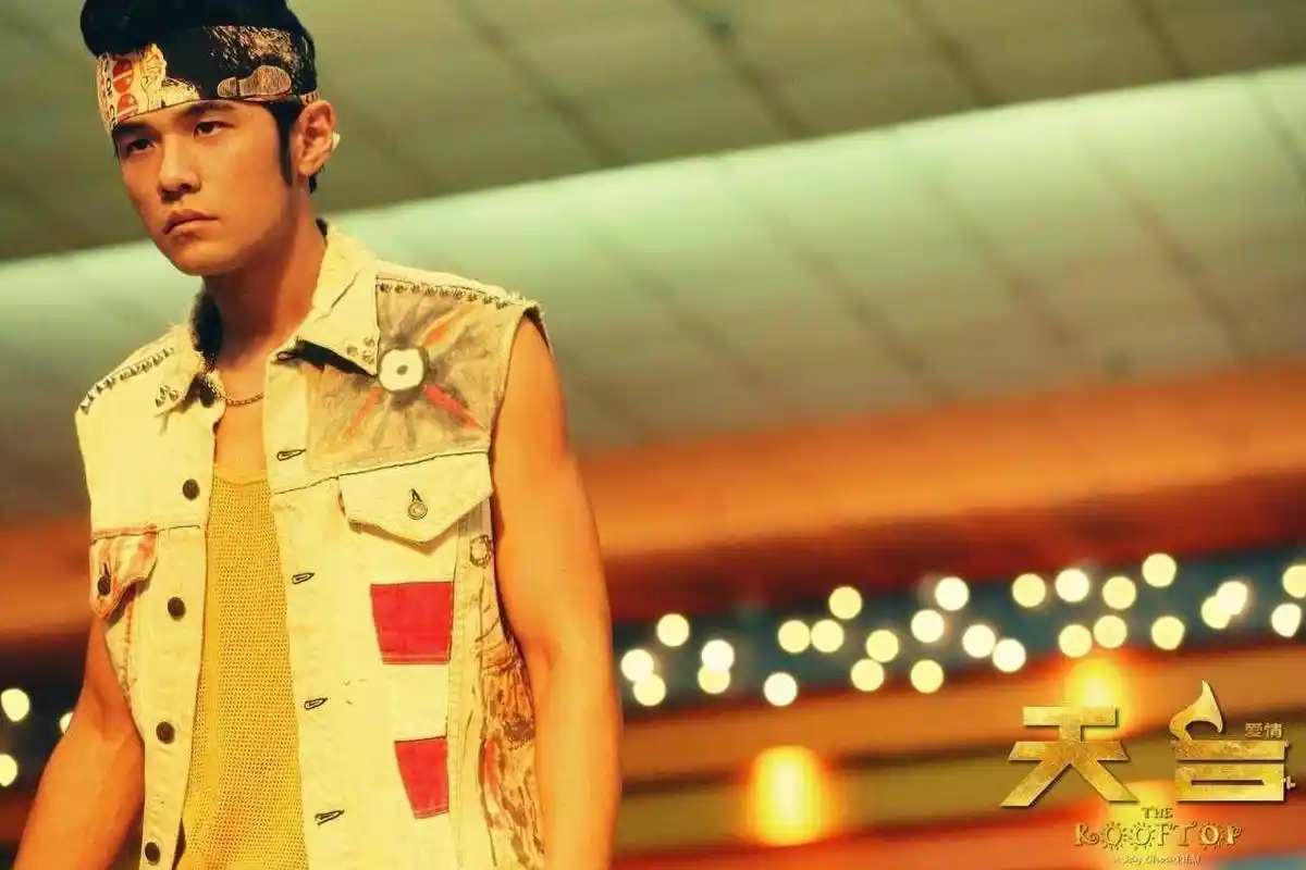 周杰伦你是《头文字d》中正值青春的藤原拓海,你是《不能说的秘密》中