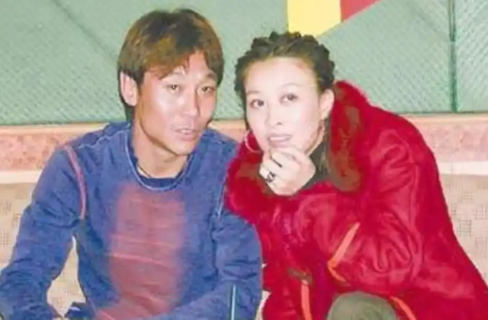 回顾孟桐:爱上未婚生子的那英,爱妻子的全部,对继子视如己出