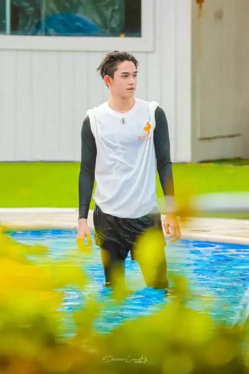 黄旭熙奔跑吧##黄旭熙手臂肌肉