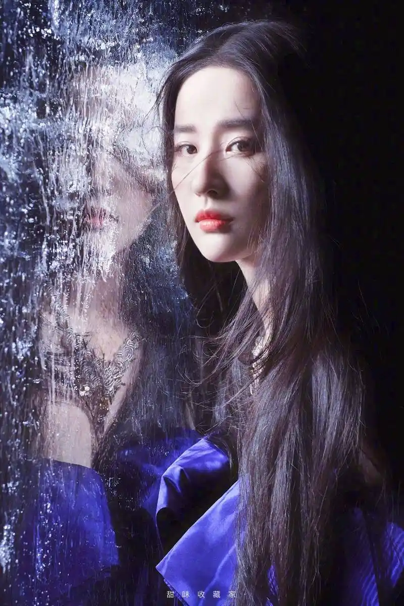 刘亦菲的擦边照风波:究竟内衣惹了谁?