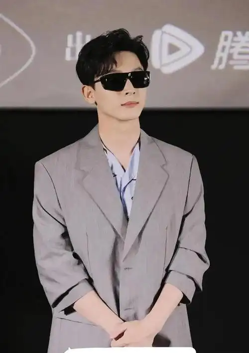 2023年最火男艺人排名张晚意第9邓为第8成毅第2