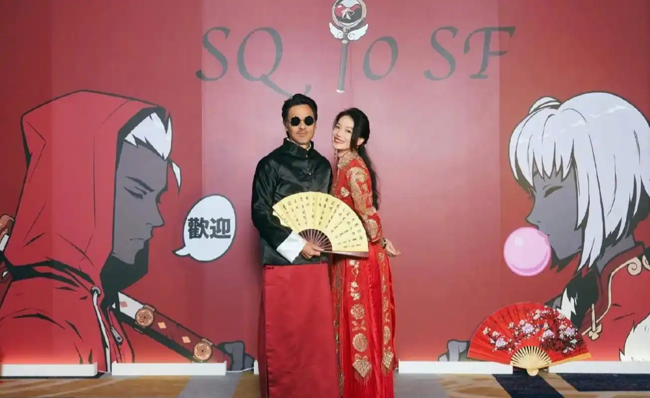 4月19日深夜,舒淇在社交平台晒出与老公冯德伦的甜蜜生日照,两人穿着