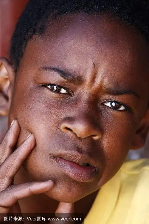 黑孩子肖像特写