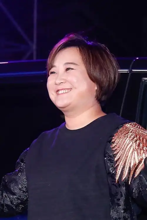 贾玲虽然体重很高,但身材却带着可爱感,更有少女的灵动感