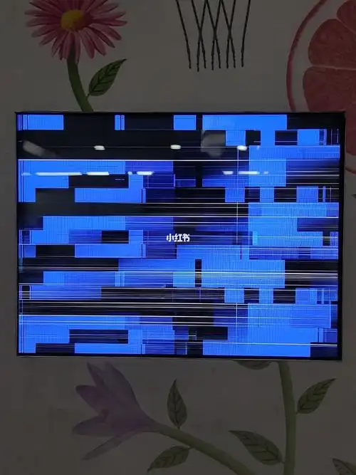 路边屏幕故障有一种特别的美感