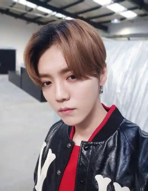 鹿晗37分的发型如何保养?这个发型需要烫吗?_头发_卷发_潮流