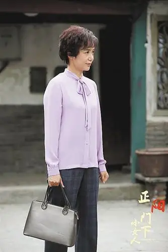 正阳门下小女人蒋雯丽我不算时髦但端庄大方