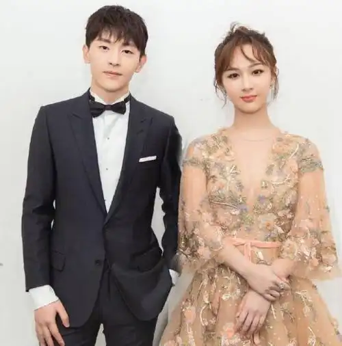 香蜜制片人回应与杨紫,邓伦合照被p掉,一句话暴露俩人关系?