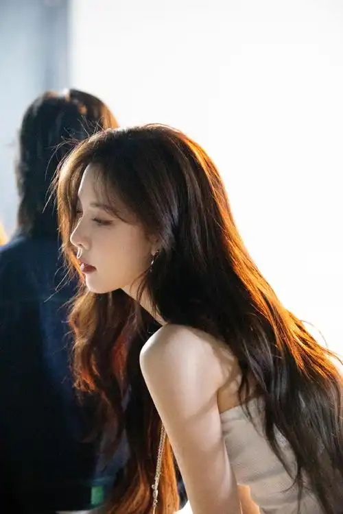 李斯丹妮宋妍霏贴面双人舞