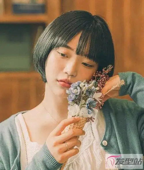 小清新学生头短发 不染不烫减龄瘦脸