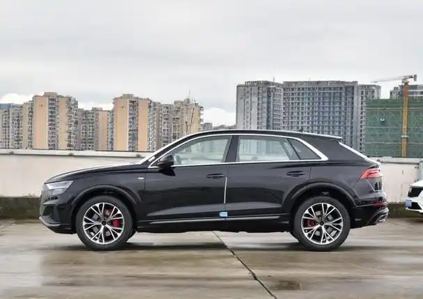 时尚与力量的完美结合!2023款奥迪q8傲视登场,比大g更为霸气