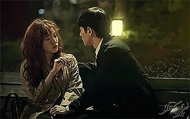 接吻竟然有这么多的好处,快发给你的对象了解一下!