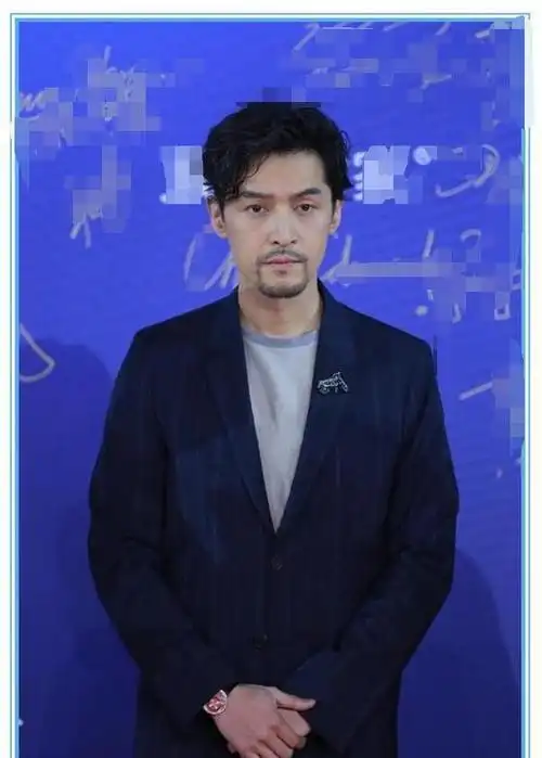 同样是留胡须袁弘邋遢如流浪汉胡歌变儒雅绅士气质太重要了